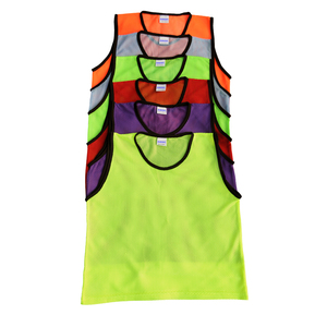 6 CHASUBLES MAILLES AJOUREES TAILLE XS COLORIS ROUGE